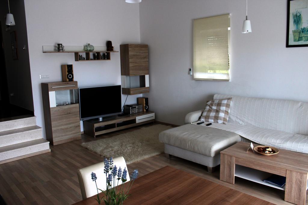 Apartments Kaic Rogač エクステリア 写真